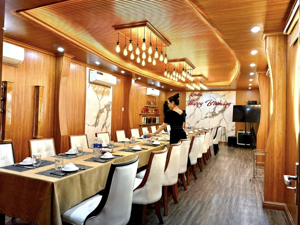 Không gian và menu